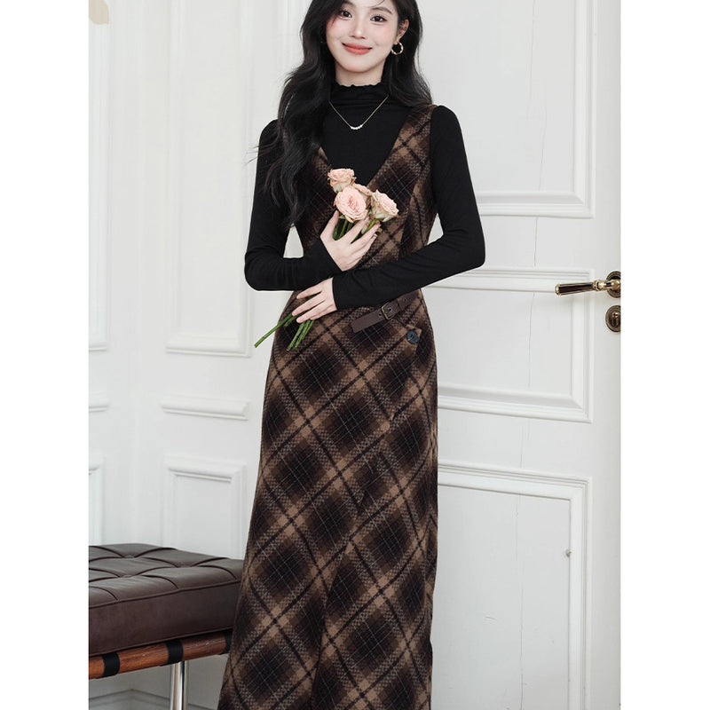 British Plaid Jumper Skirt and High-neck Top