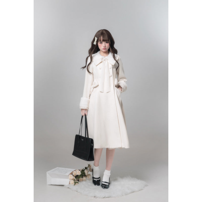 白雪のお嬢様のリボンウールコート