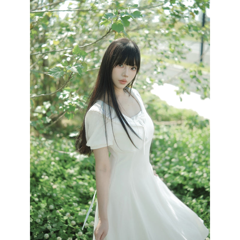 清純なお嬢様のセーラーワンピース