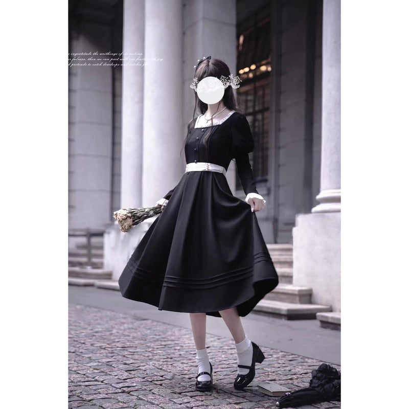 漆黒の舞踏会のクラシカルワンピース