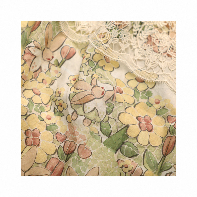 家屋と花とウサギの絵画ストラップワンピース