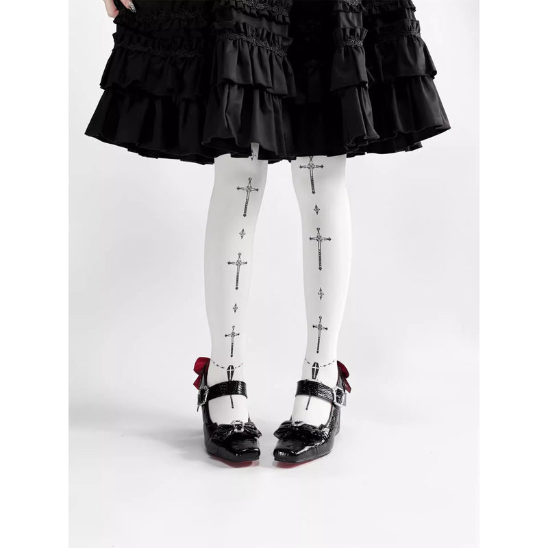 十字架の棺桶ヒールパンプス