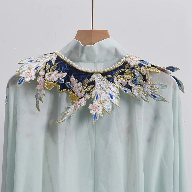 庭園の花の刺繍付け襟