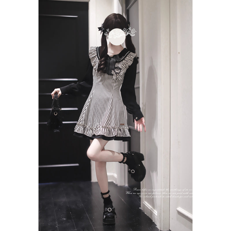 黒白の縦縞ドッキングワンピース