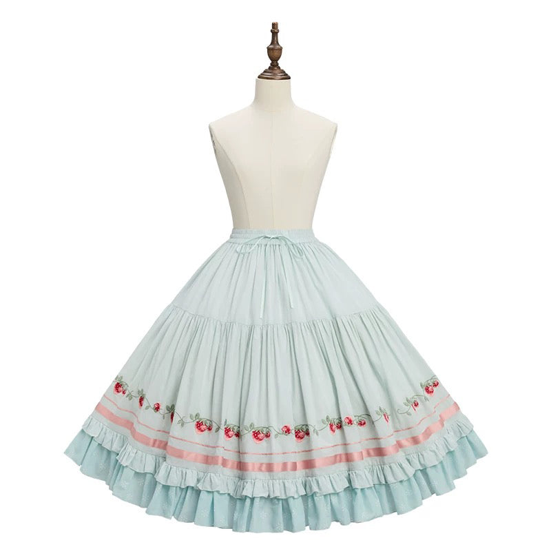 いちご摘みの刺繍トップスとスカートとブラウス - Light Blue[2026年2月上旬-3月上旬発送予定]