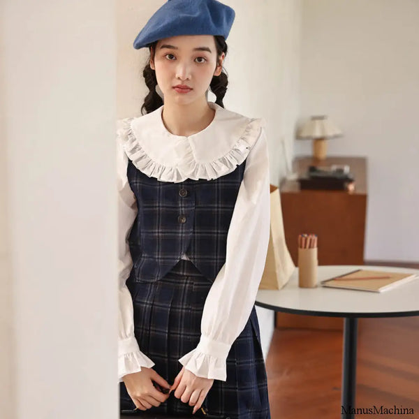 Literary French blouse for a maiden in love