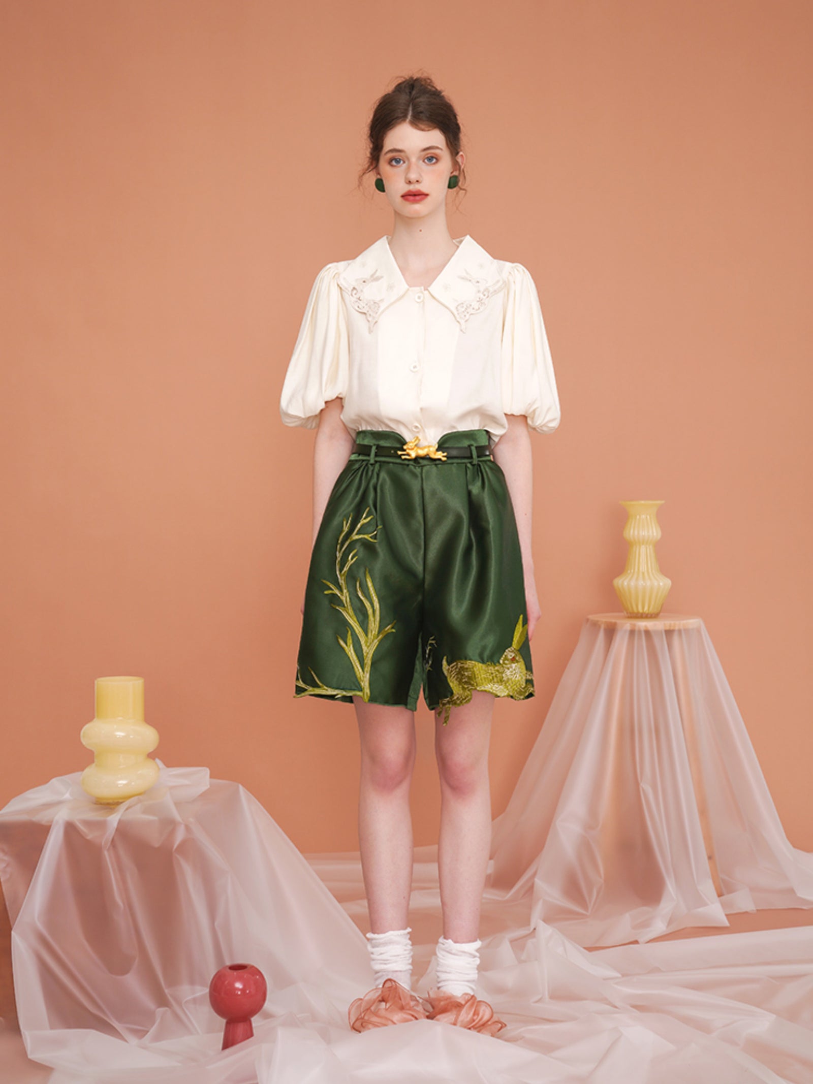 白兎の刺繍襟パフスリーブブラウス – ManusMachina