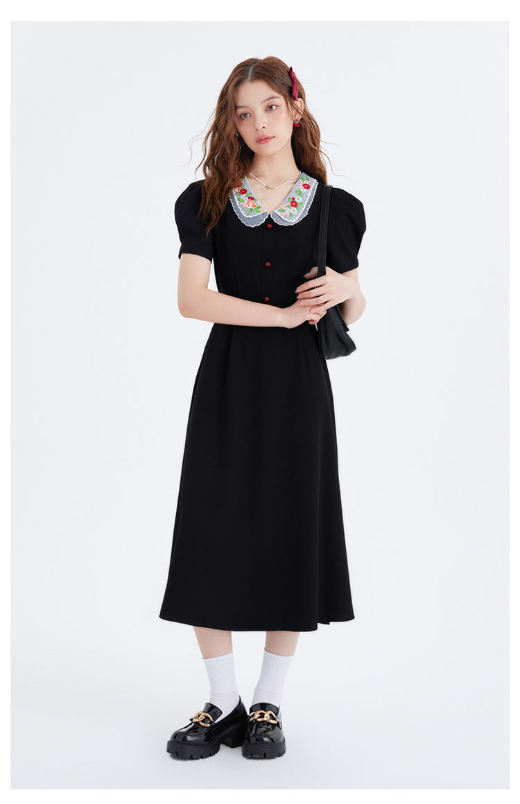 Black Lady's Velvet China Dress