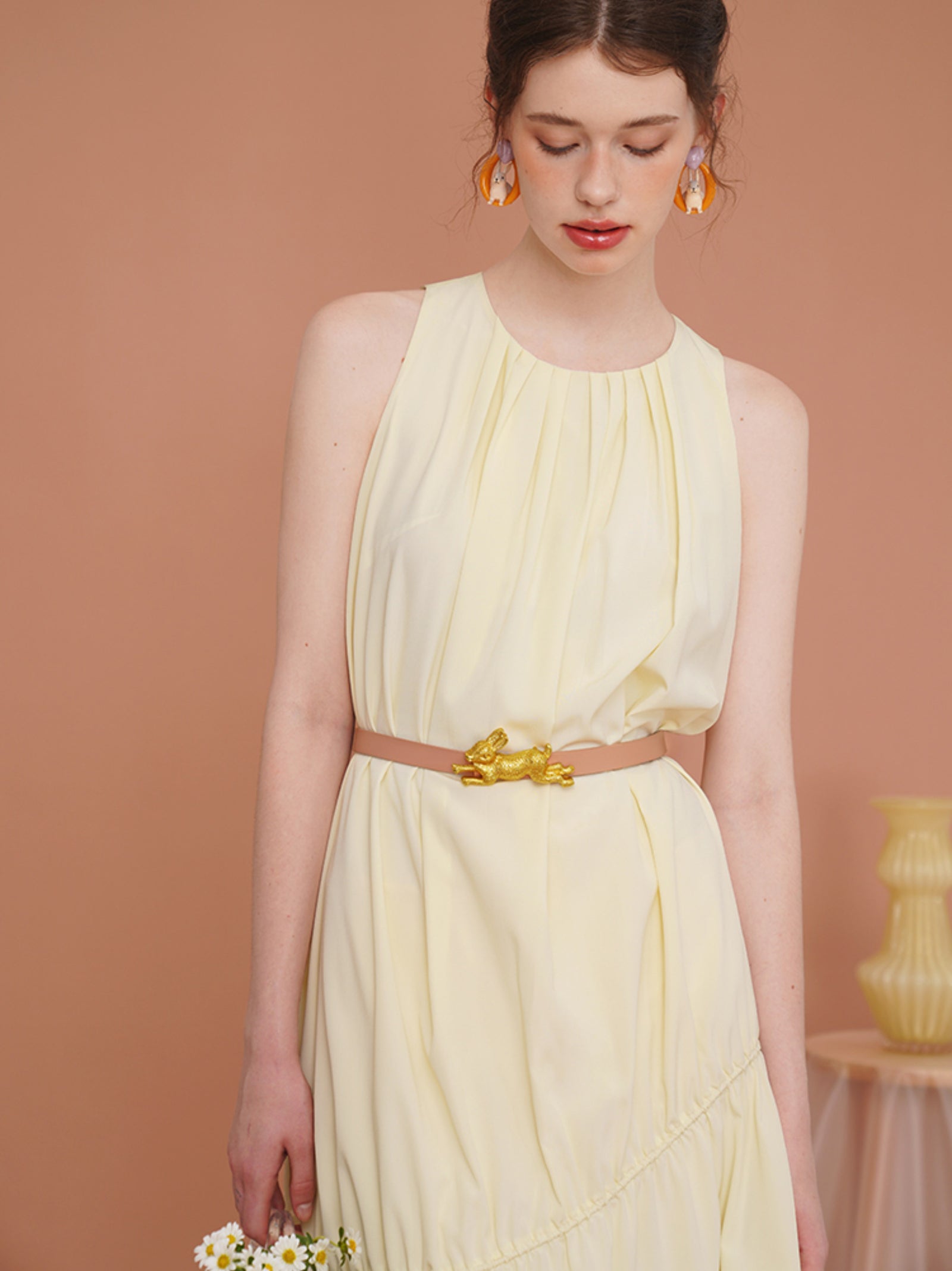 金兎の留め具のレザーベルト – ManusMachina