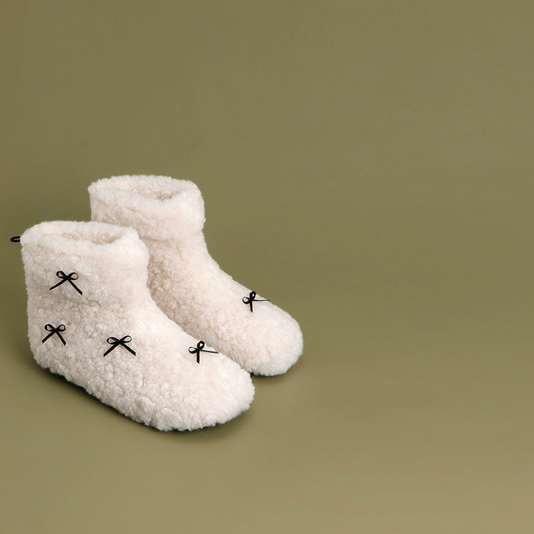 Fluffy Room Boots with Ribbons