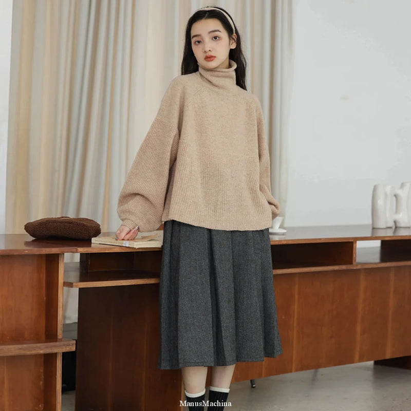 西洋少女のタートルネックウールセーター