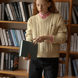 Aran embroidery knit sweater