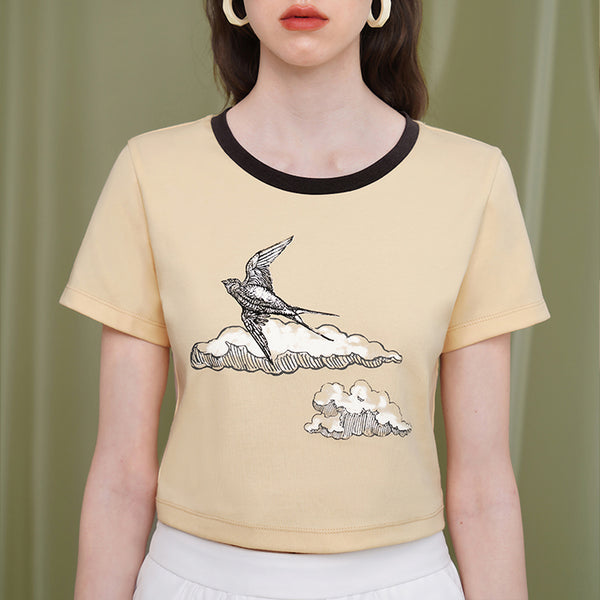 空の燕の鉛筆画Tシャツ