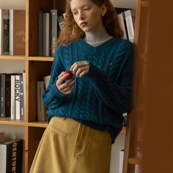 Aran embroidery knit sweater