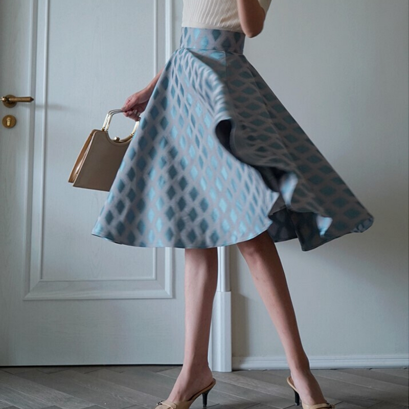 Little girl skirt with geometric patterns