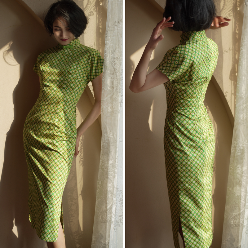 Yellow-green chrysanthemum diamond pattern China dress