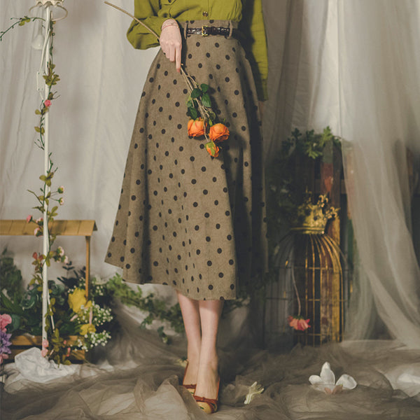 Polka dot pattern corduroy skirt of the imperial court lady