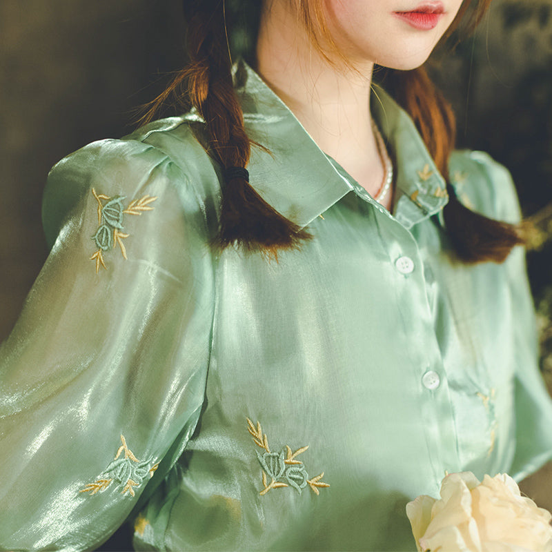 Mysterious forest flower embroidery blouse