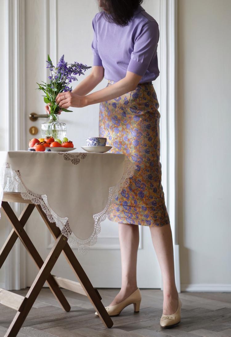 Blue-purple floral jacquard satin skirt
