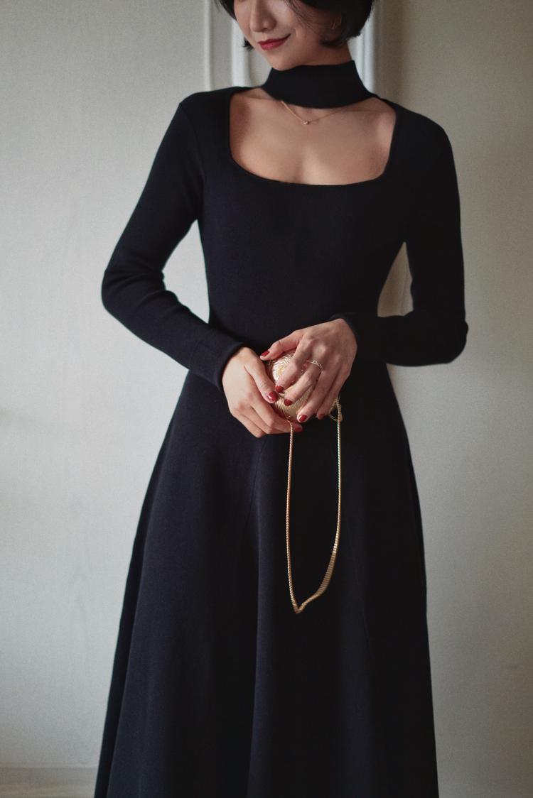 Elegant knit dress for little girls