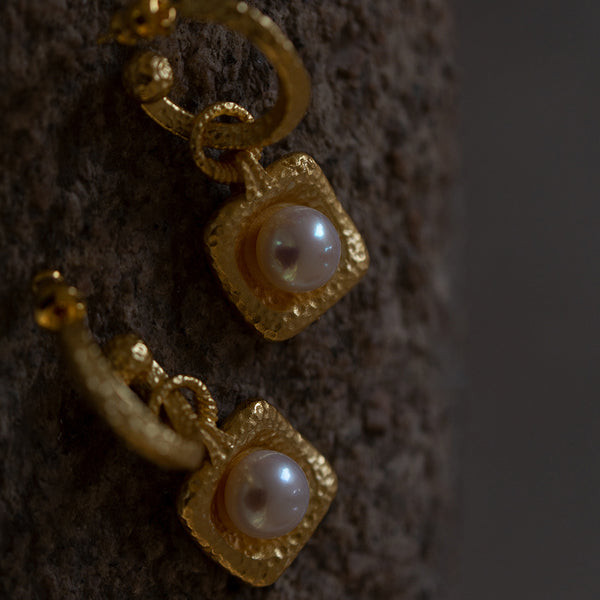 old castle jewel earrings