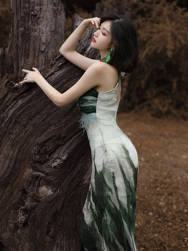 Landscape painting of green echoing forest Chinese dress