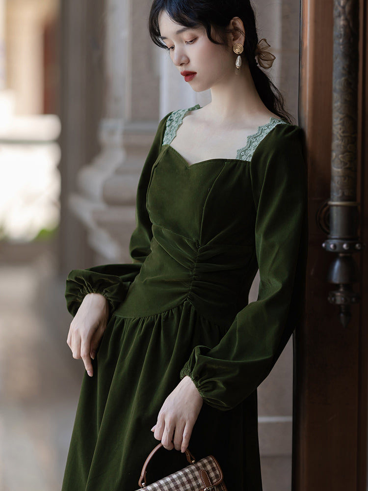 墨緑のお嬢様の刺繍ベルベットワンピース