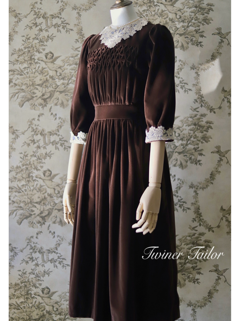 Dark brown lady's embroidered velvet dress [Scheduled to be shipped in mid-April 2023]