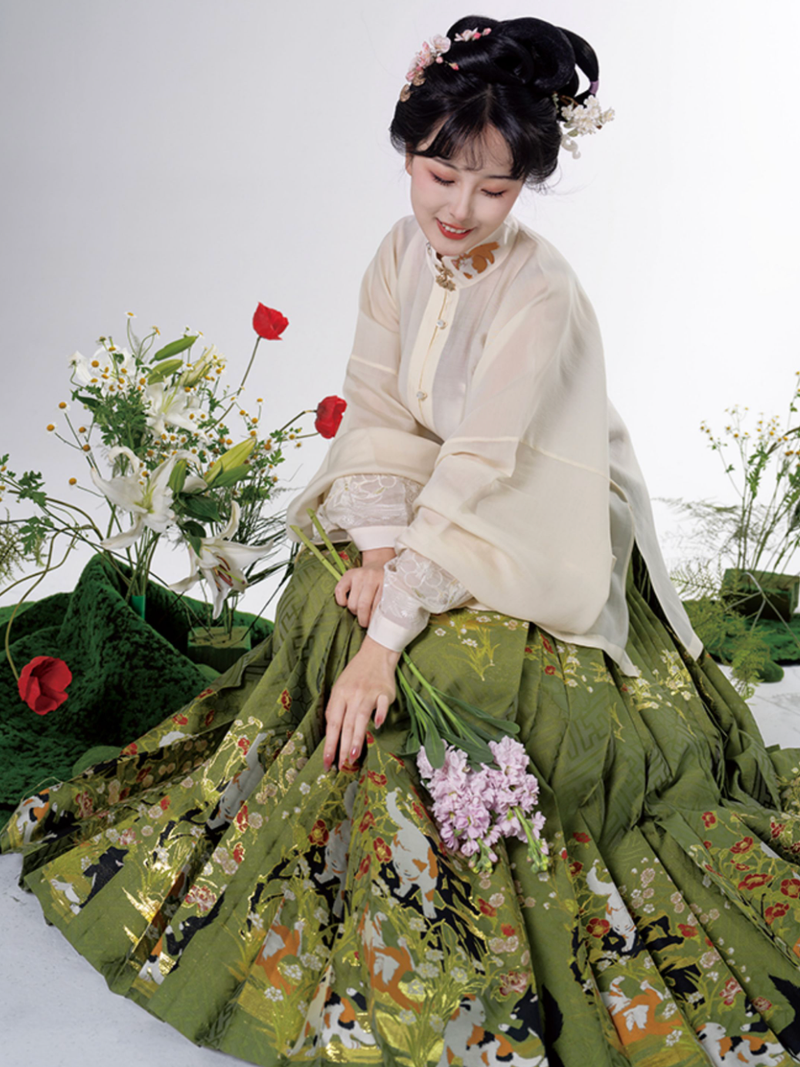 Chrysanthemum and cat embroidery haori blouse