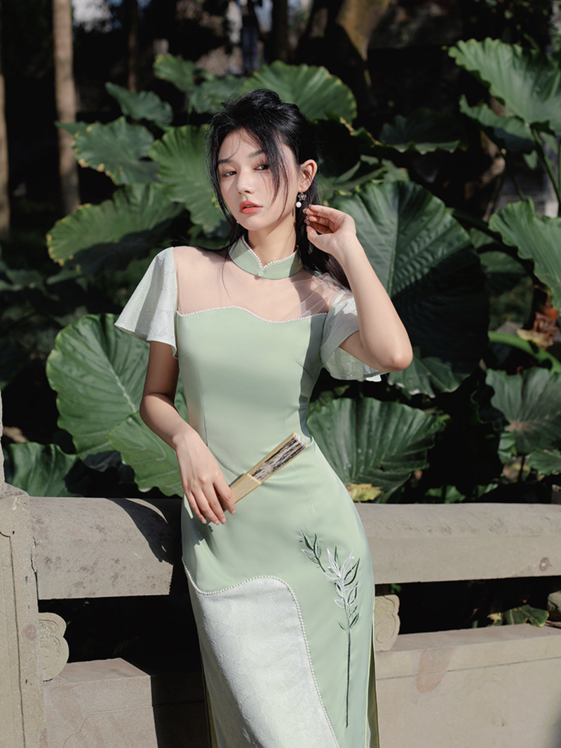 薄緑の花草刺繍チャイナワンピース（ロング丈） – ManusMachina