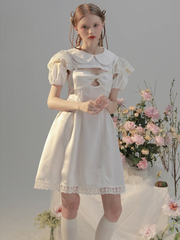 Innocent lady's ribbon blouse