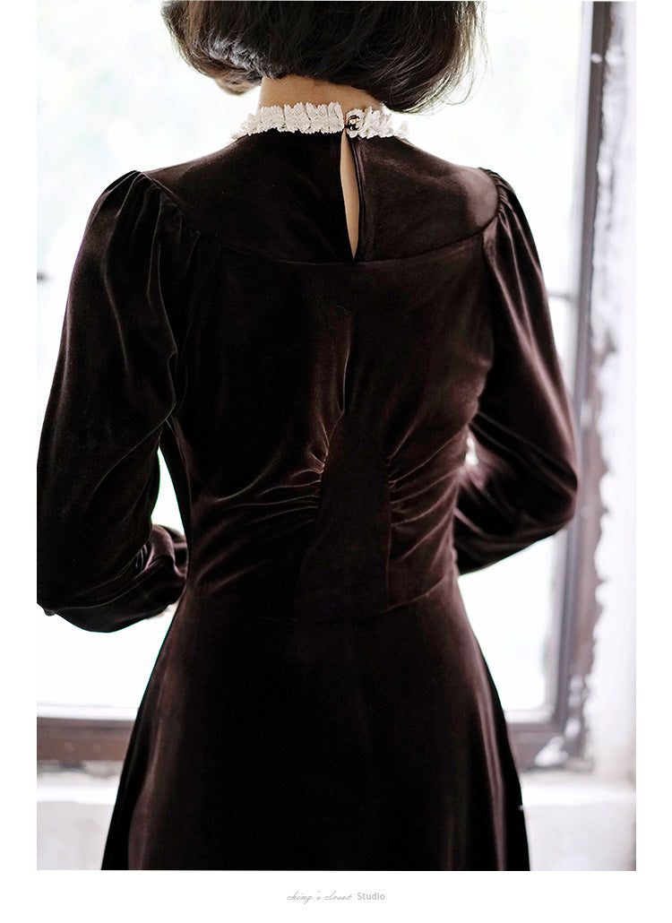 Ladies vintage velvet dress