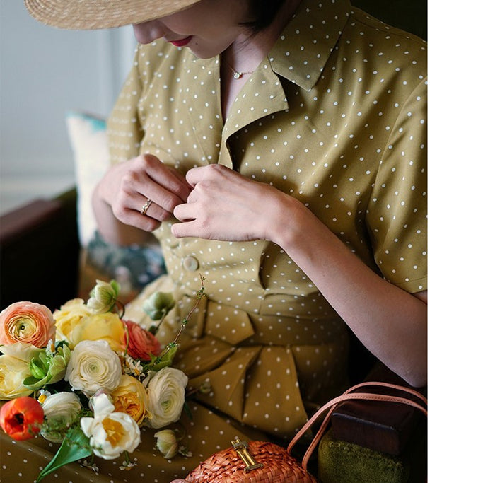 若き婦人の水玉レトロジャンプスーツ – ManusMachina