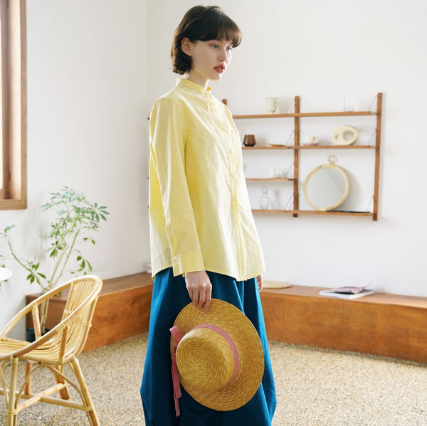 Dan Gong Ying's flower-colored shirt