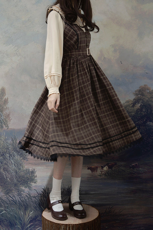 British lady's plaid jumper skirt