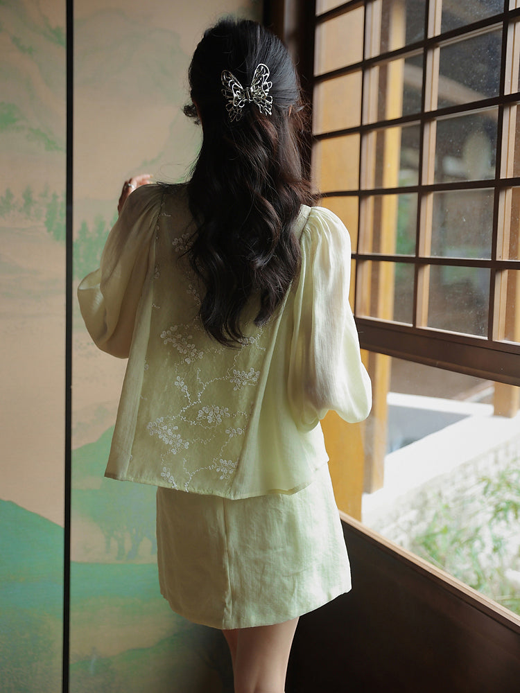 若緑の花刺繍チャイナトップスとチャイナスカート