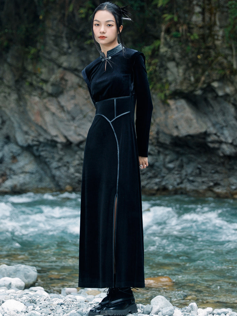 Black Lady's Velvet China Dress
