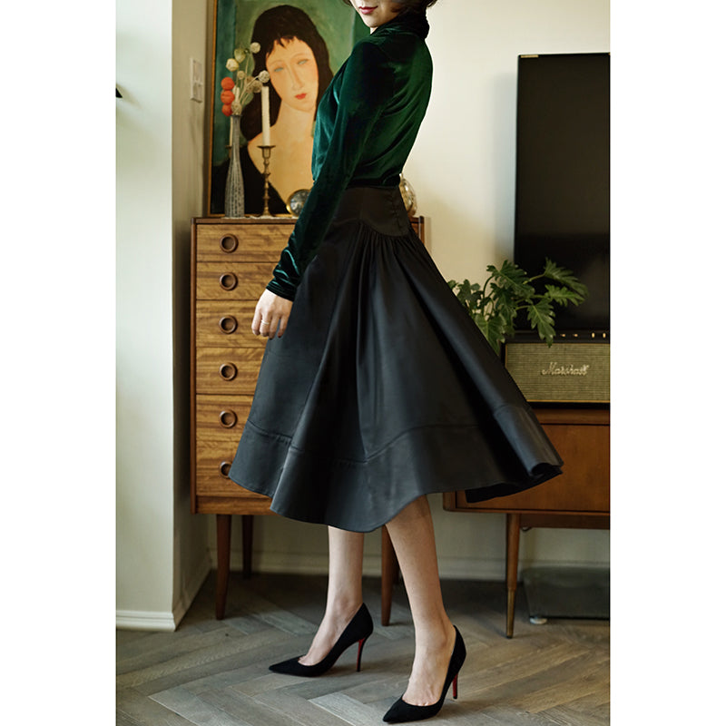 Hepburn skirt that dances in beauty