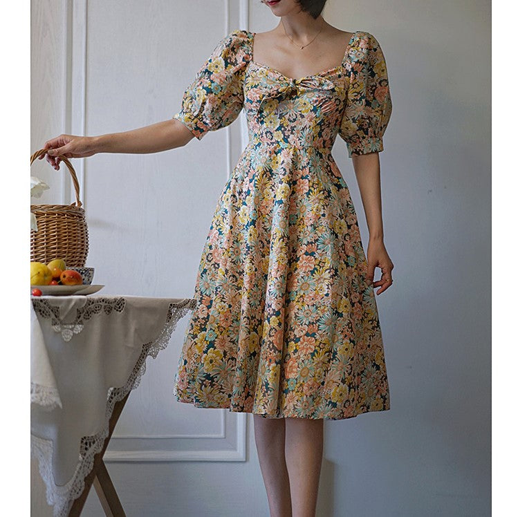 A flower field vintage dress that bloomed like a carpet