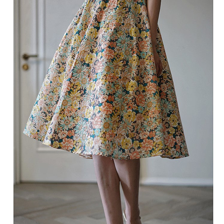 A flower field vintage dress that bloomed like a carpet