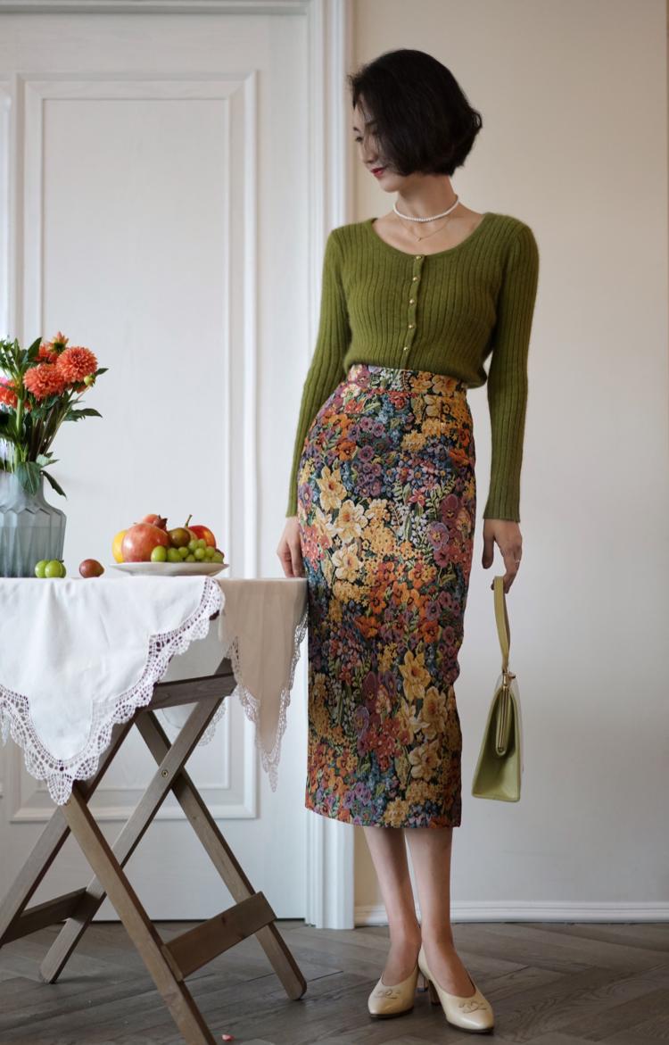 oil painting pencil skirt