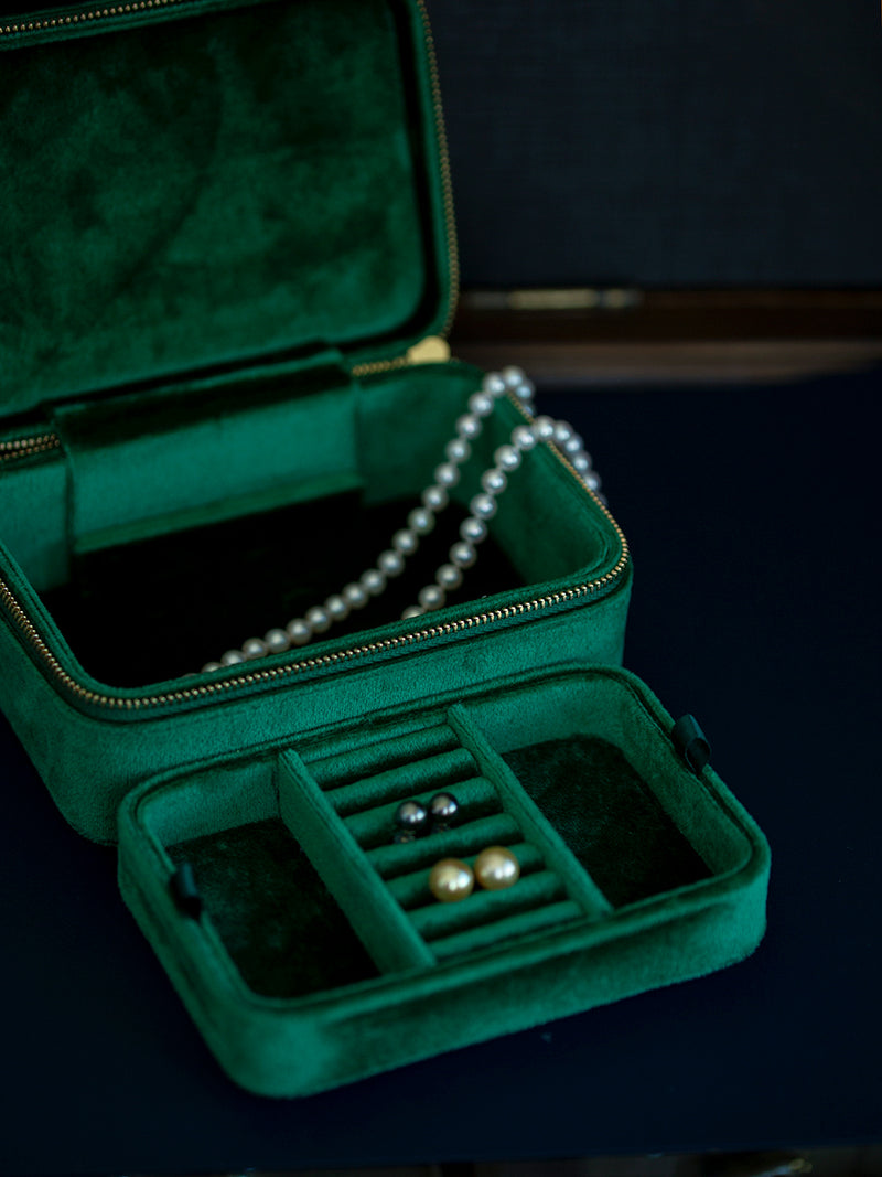 Dark green jewelery storage box