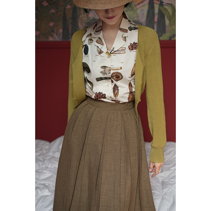 Western lady's classical pleated skirt