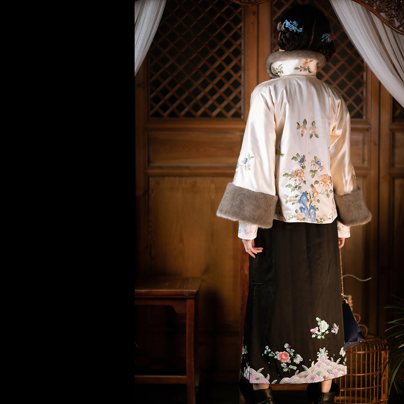 Chinese jacket with embroidery of fallen flowers and white cranes