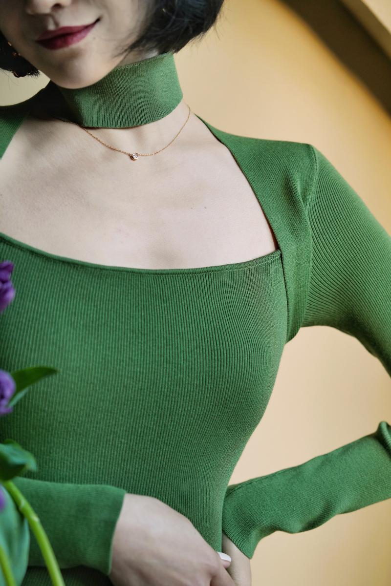 Choker slim knit dress for ladies