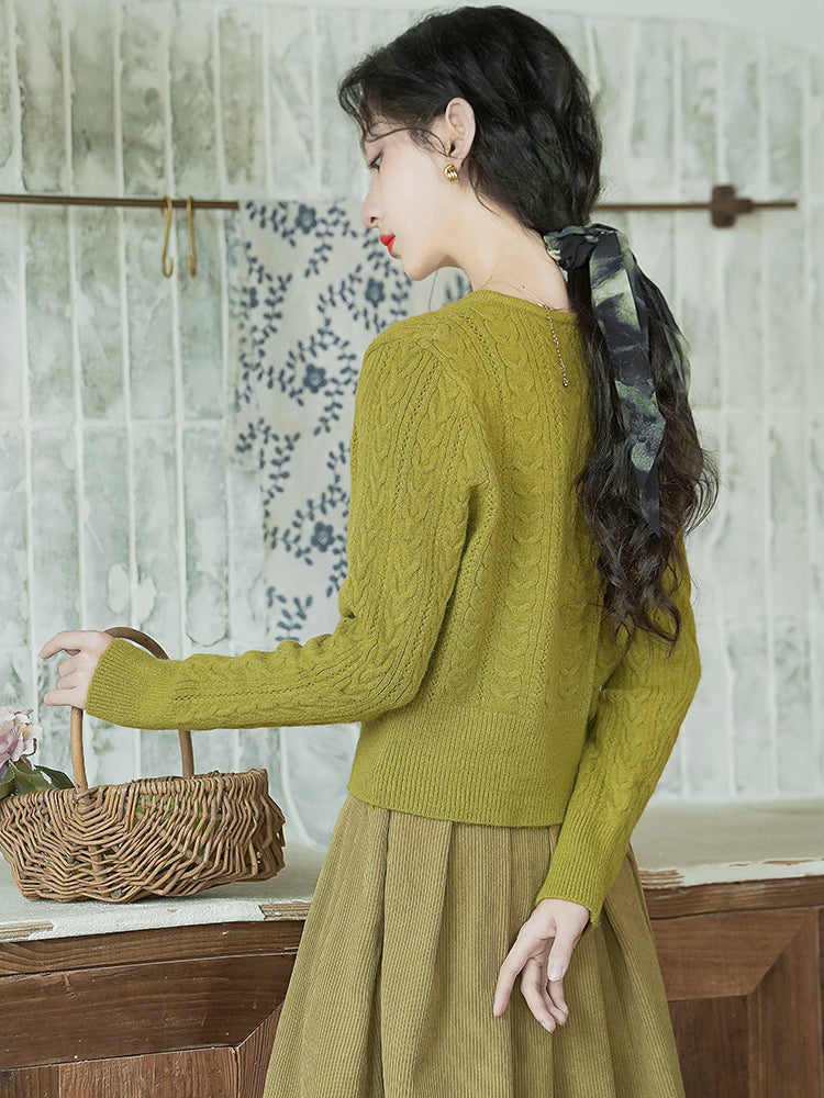 Moegi yellow knitted sweater and corduroy skirt