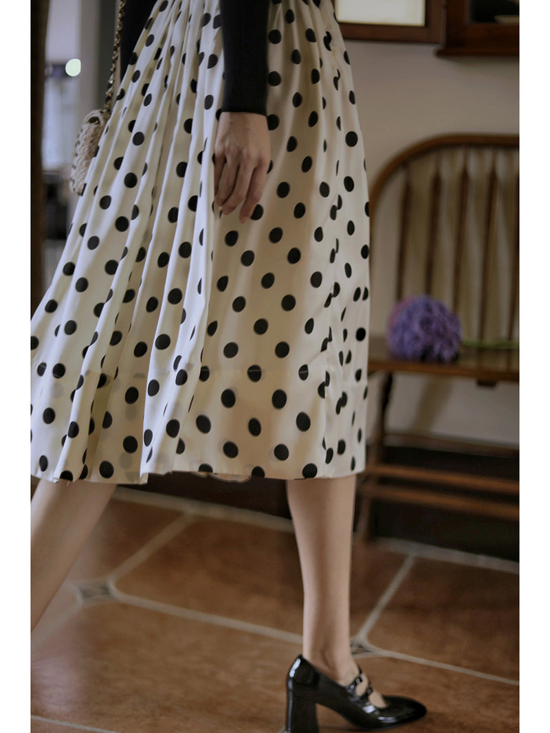 Polka Dot Pattern Umbrella Skirt of White Lady
