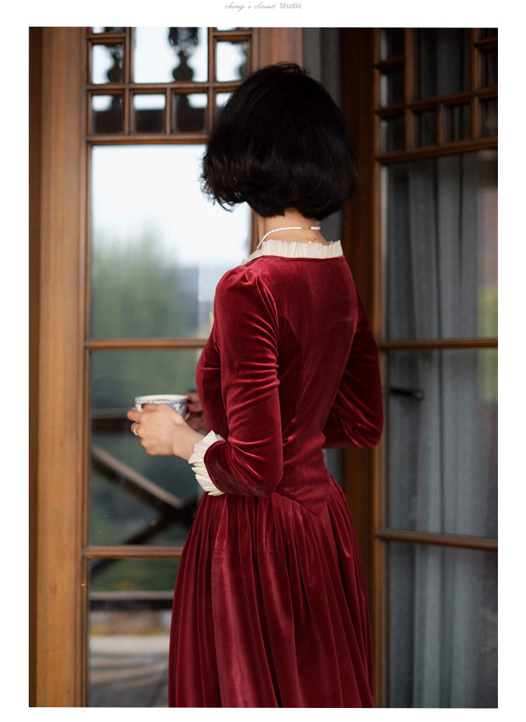 Court lady's velvet dress