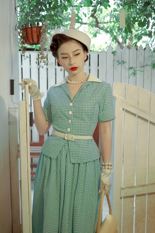 Hong Kong lady's vintage blouse and skirt setup