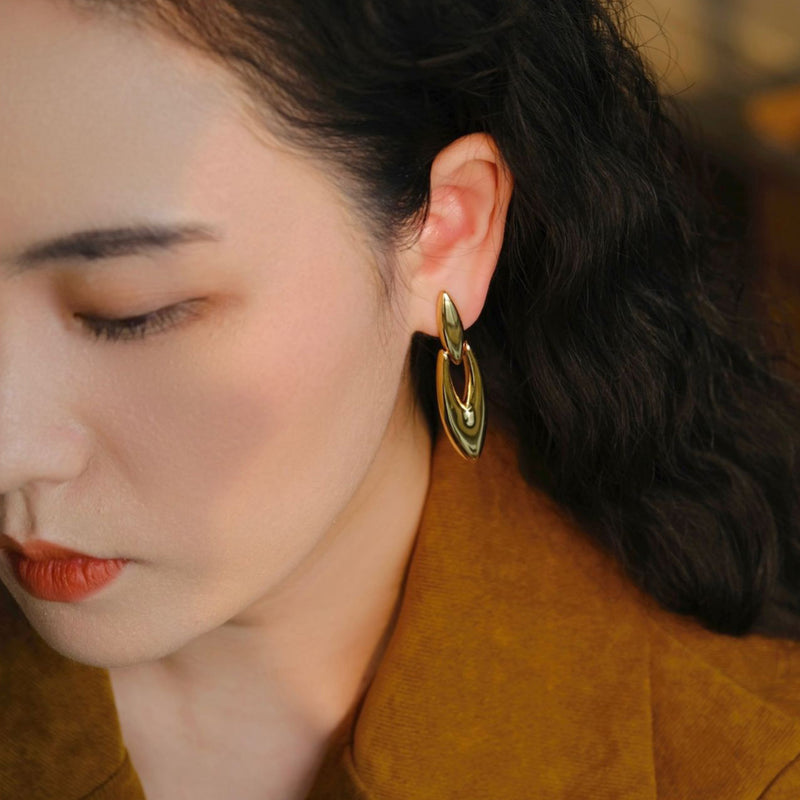 gold teardrop earrings